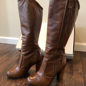 Frye Sylvia Piping boot